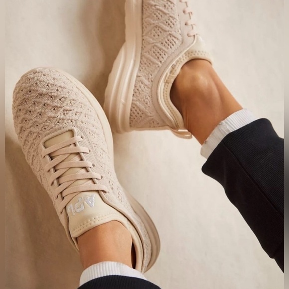 APL Shoes - Like New APL Techloom Phantom Tennis Shoes